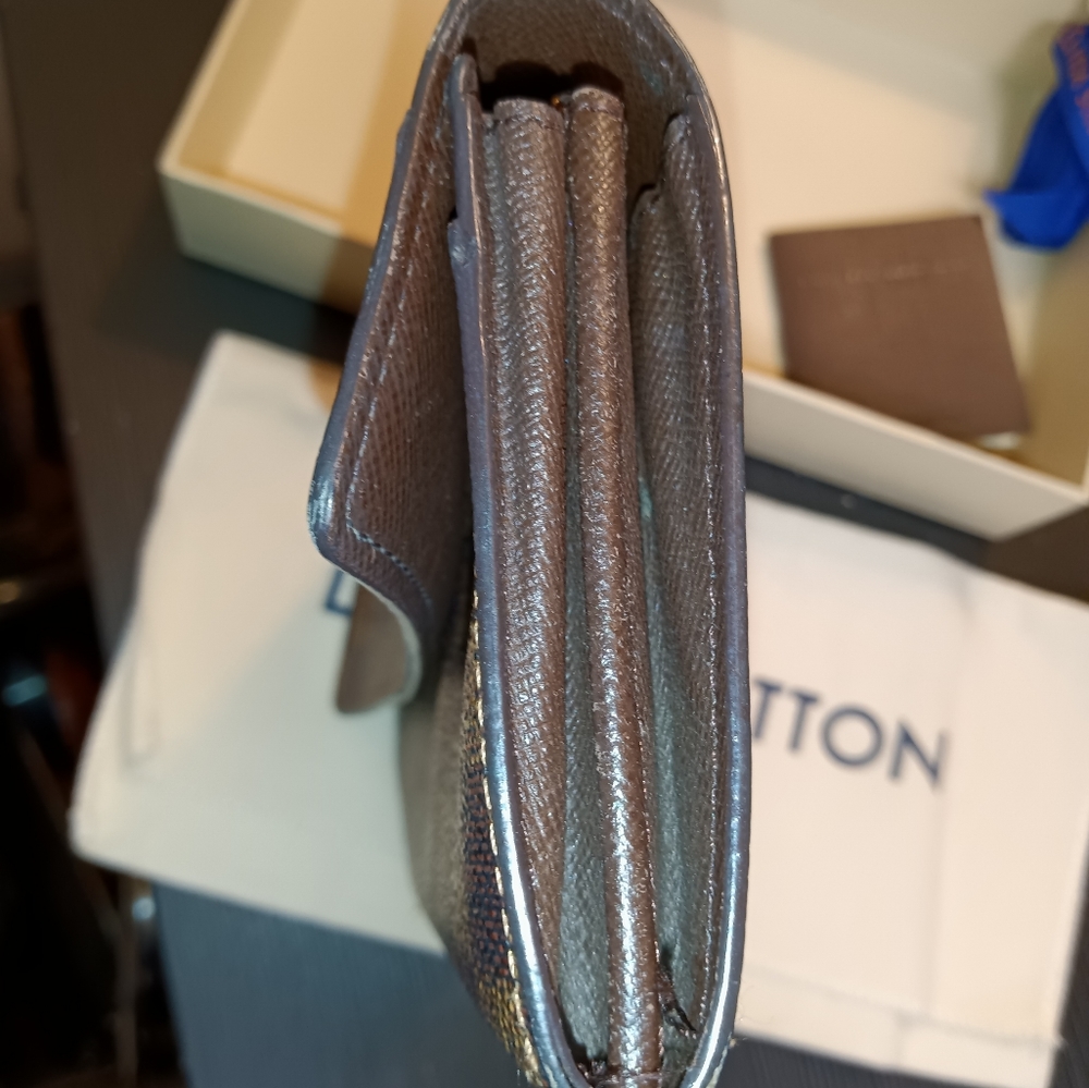 Louis Vuitton Sarah Wallet - Picture 4 of 8